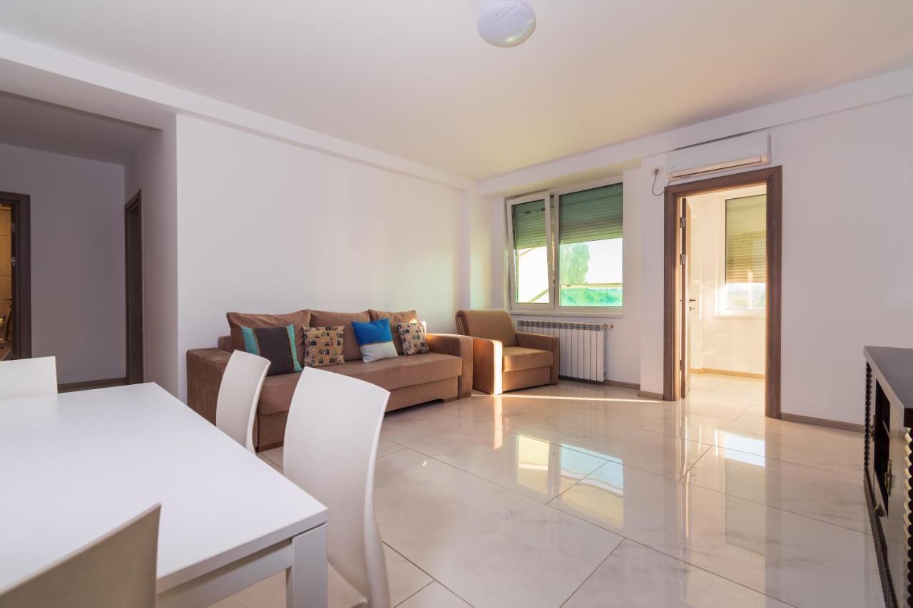 C&Y Marco Apartments Mamaia Exterior foto